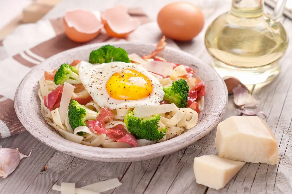 Tagliatelles gorgonzola jambon cru